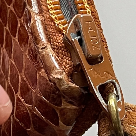 Vintage y2k designer Ruth Saltz suede clutch - Picture 8 of 8